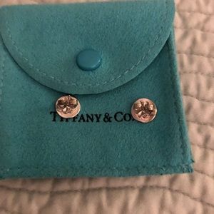 Authentic notes pattern earrings.